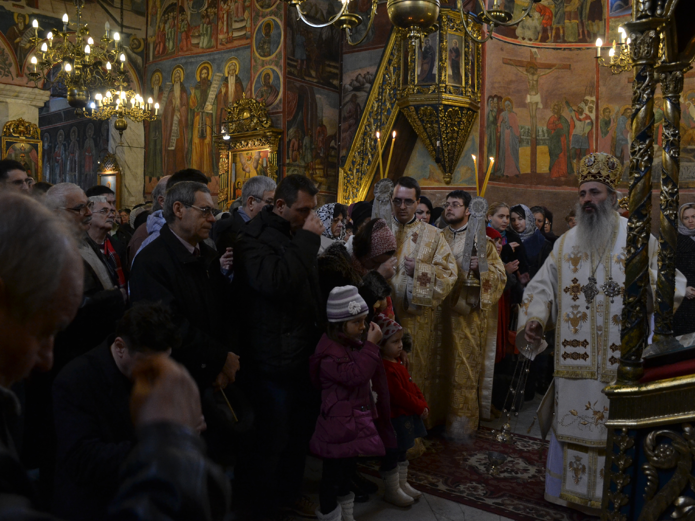 IPS Mitropolit Teofan a slujit Sfânta Liturghie la Mănăstirea Golia