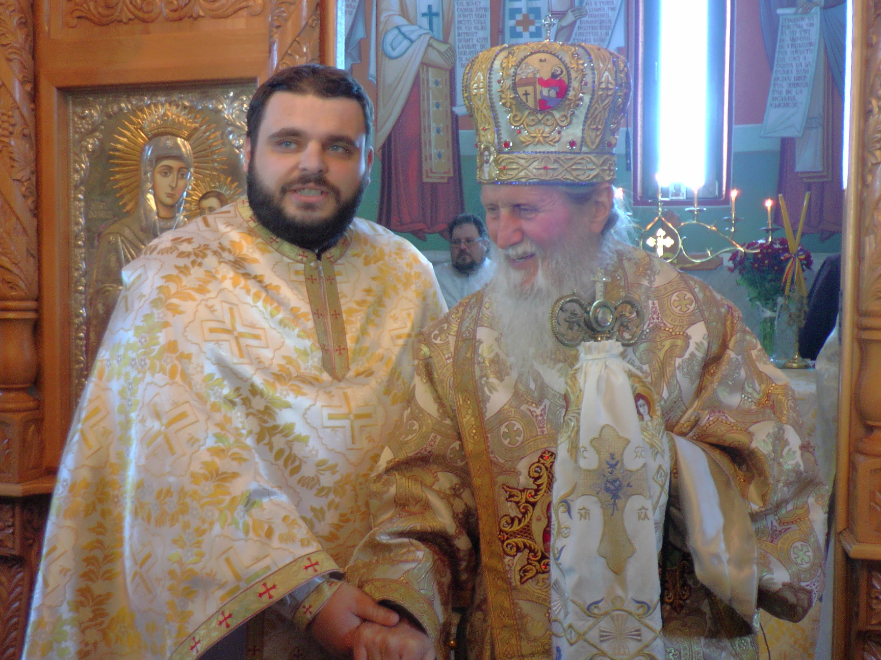 Liturghie arhierească în Parohia „Sfântul Gheorghe“ - Burdujeni din Suceava Liturghie arhierească în Parohia „Sfântul Gheorghe“ - Burdujeni din Suceava