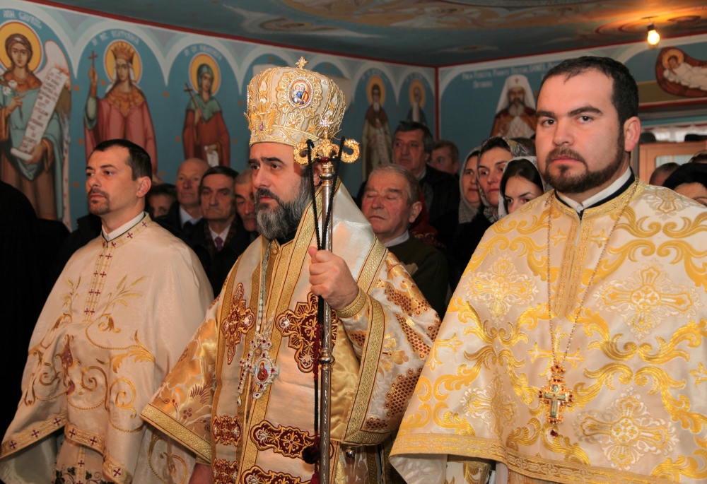 Liturghie arhierească în parohia buzoiană Valea lui Lalu Liturghie arhierească în parohia buzoiană Valea lui Lalu