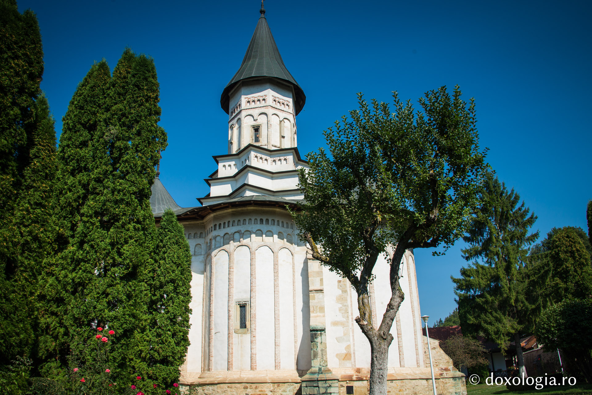 Amintiri vii din cartea de aur a Mănăstirii Bistrița