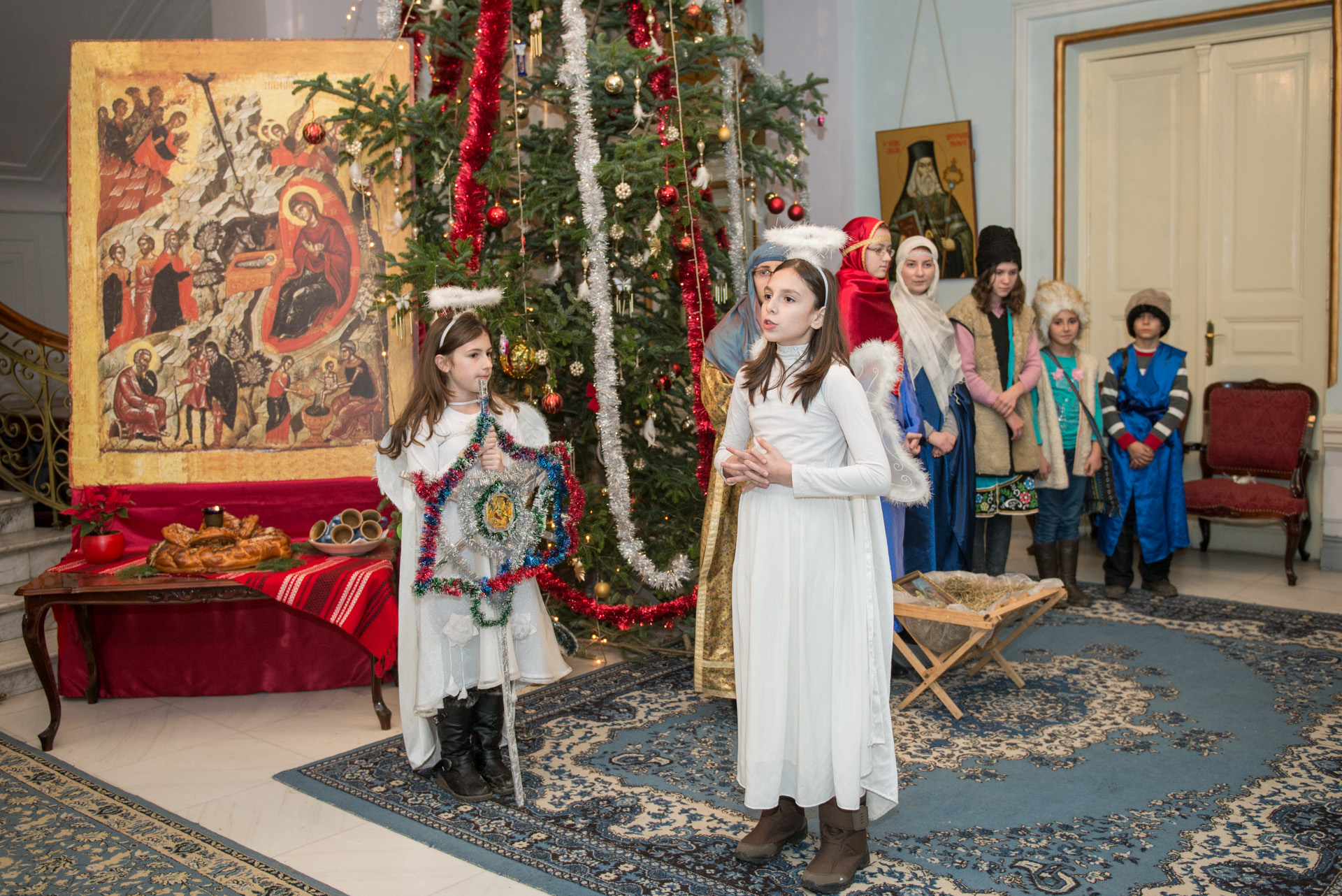 Colindători la Reședința Mitropolitană - Parohia „Adormirea Maicii Domnului”, cartier Bejani, Iași