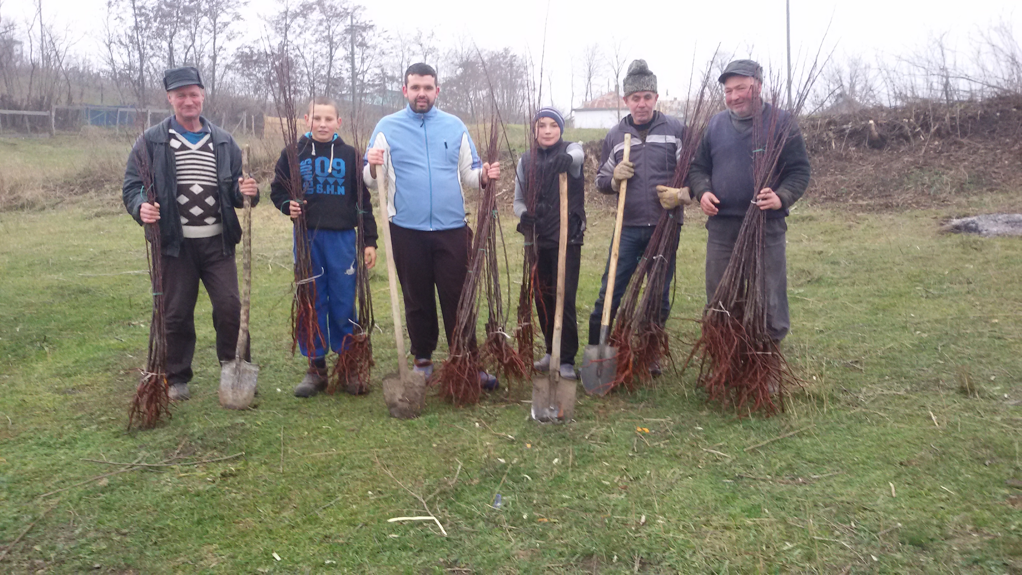 Proiectul „Plantăm fapte bune”, în Parohia Chișcăreni