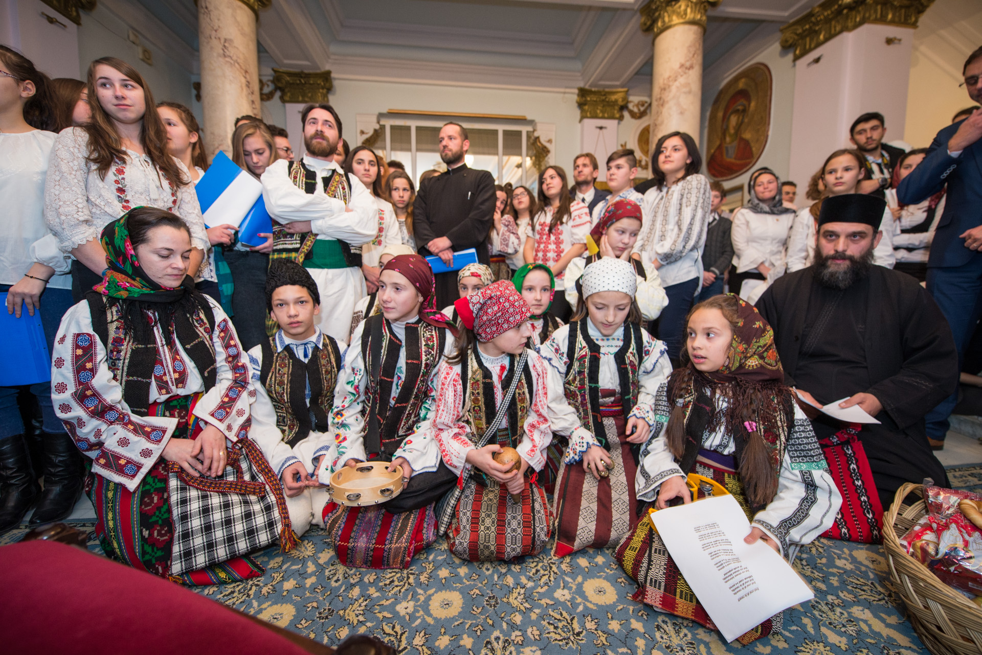 Colindători la Reședința Mitropolitană - Parohia Grințieșu Mare
