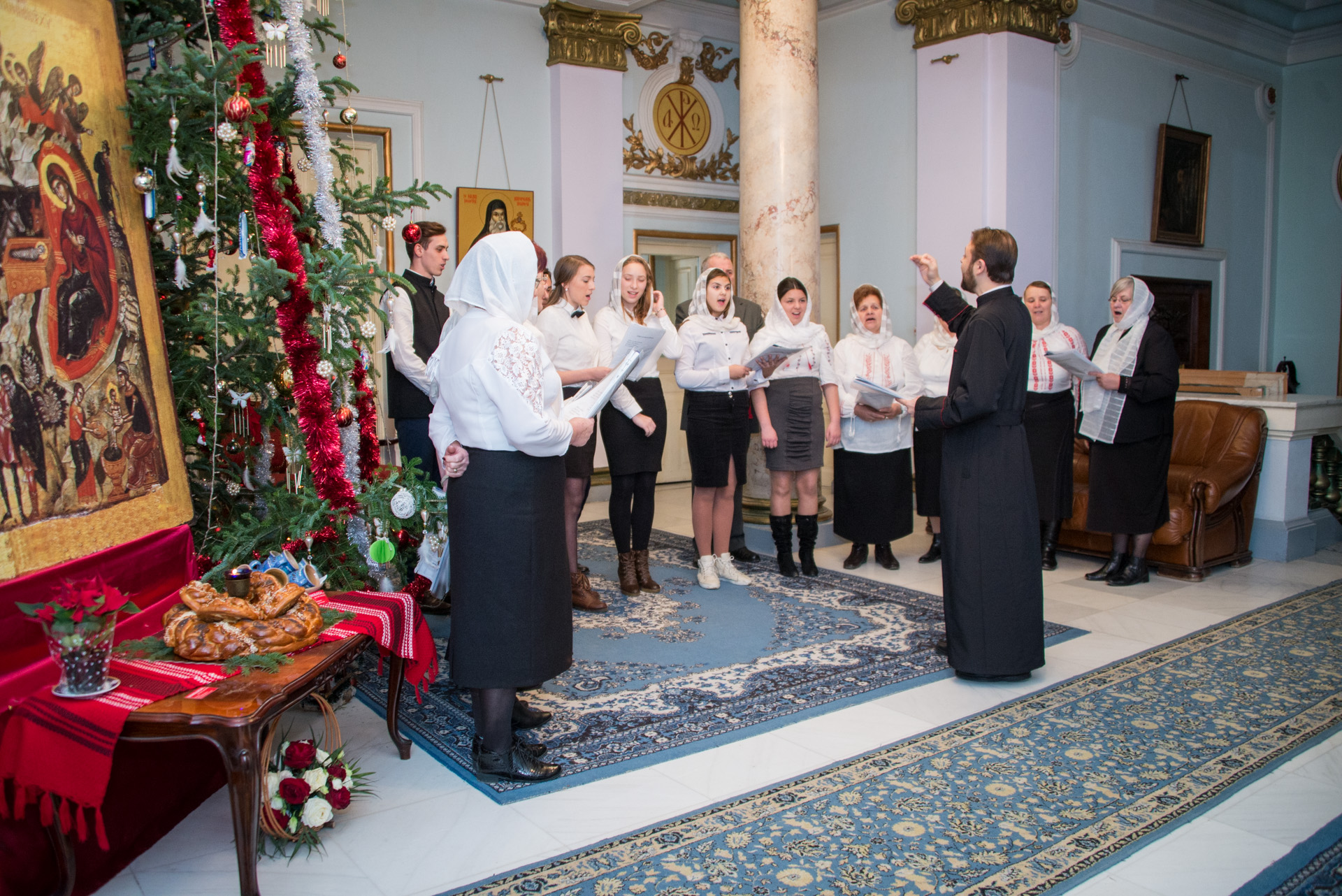 Colindători la Reședința Mitropolitană - Parohia Movileni