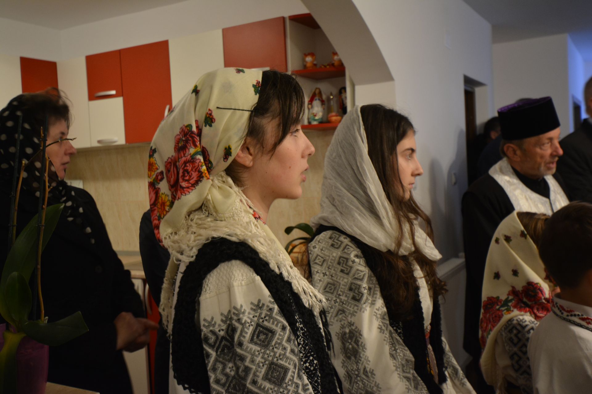 Foto: Bogdan Zamfirescu Sfințire de casă parohială la Tătăruși