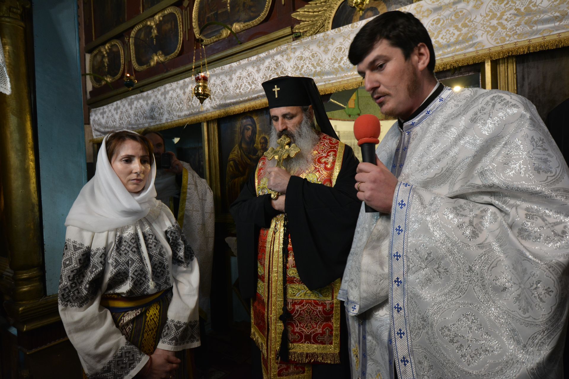 Foto: Bogdan Zamfirescu Sfințire de casă parohială la Tătăruși