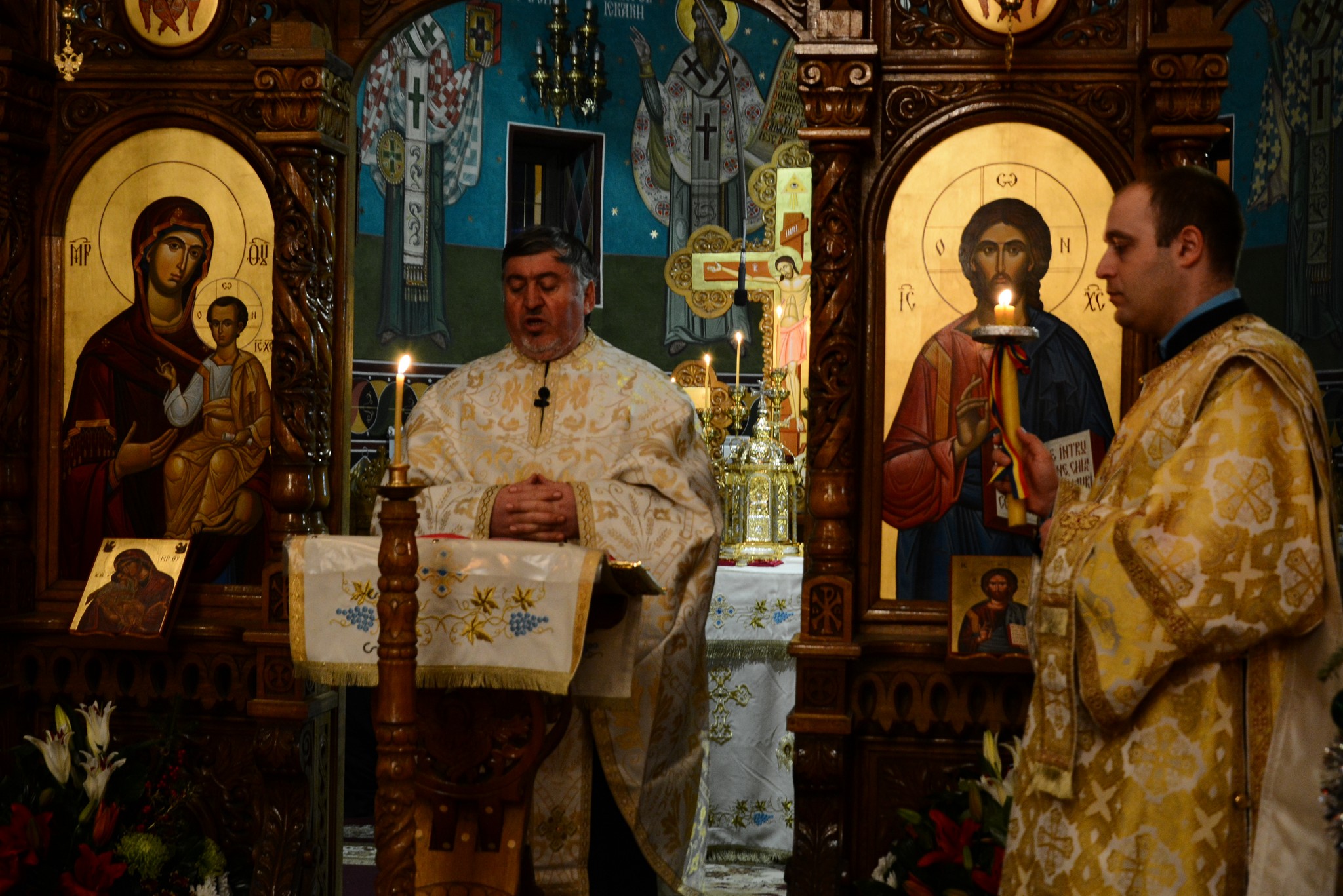 Humorenii au privegheat în ajunul Crăciunului Humorenii au privegheat în ajunul Crăciunului