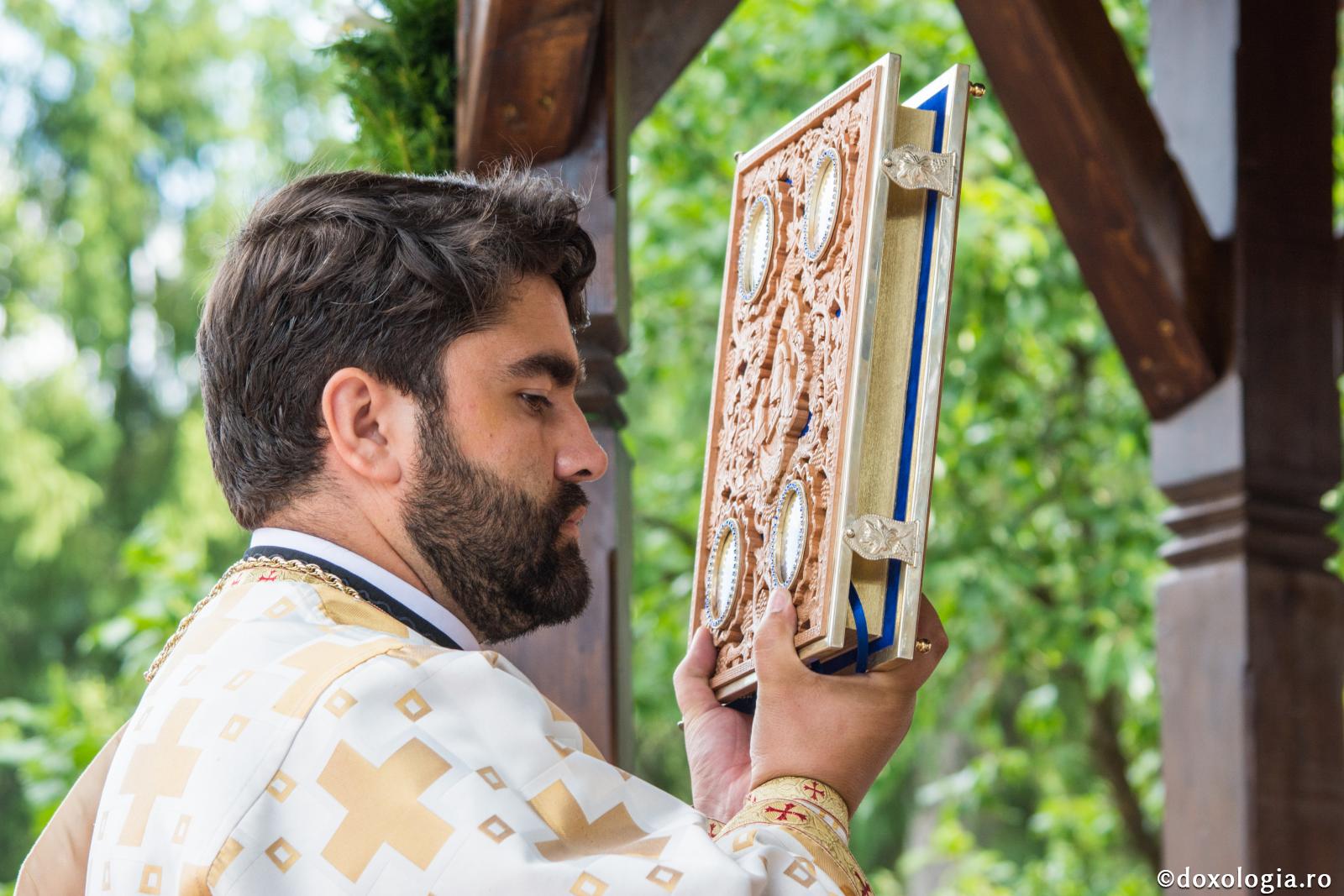 Aleargă, stăruie, fă binele cu timp şi fară timp