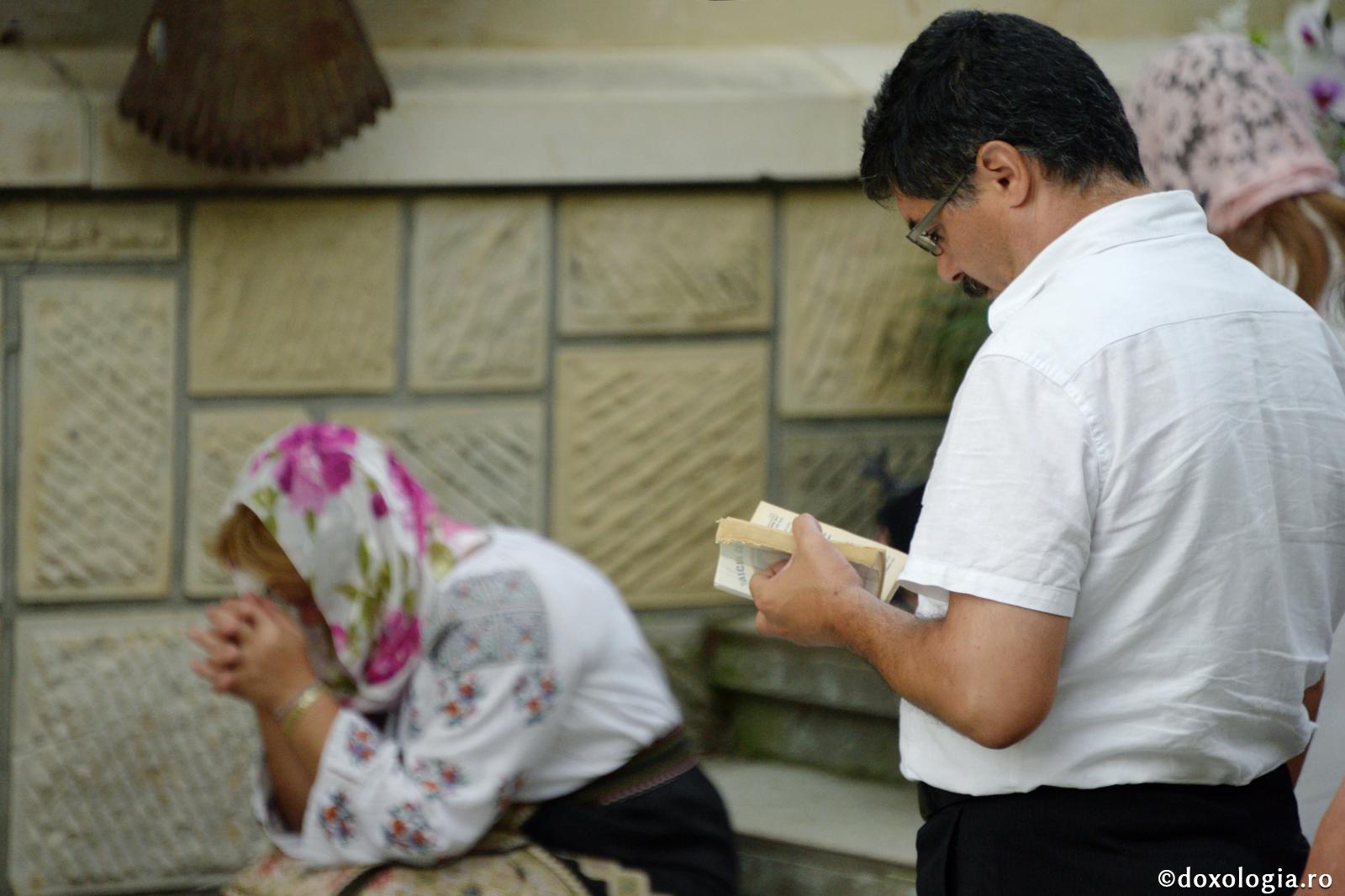 Unui rugător de care își bat joc toți casnicii săi