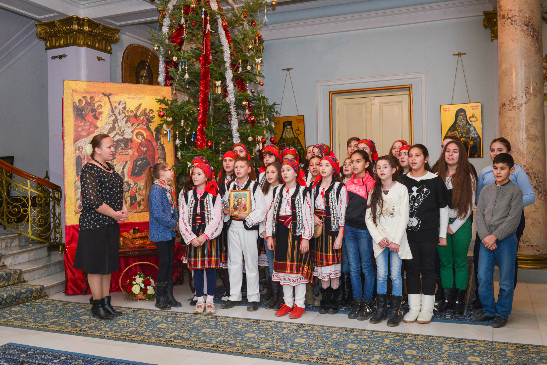 Colindători la Reședința Mitropolitană - Școala Miroslava