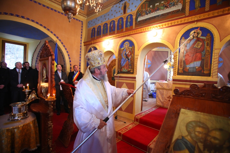 Biserica din Arini a fost sfințită