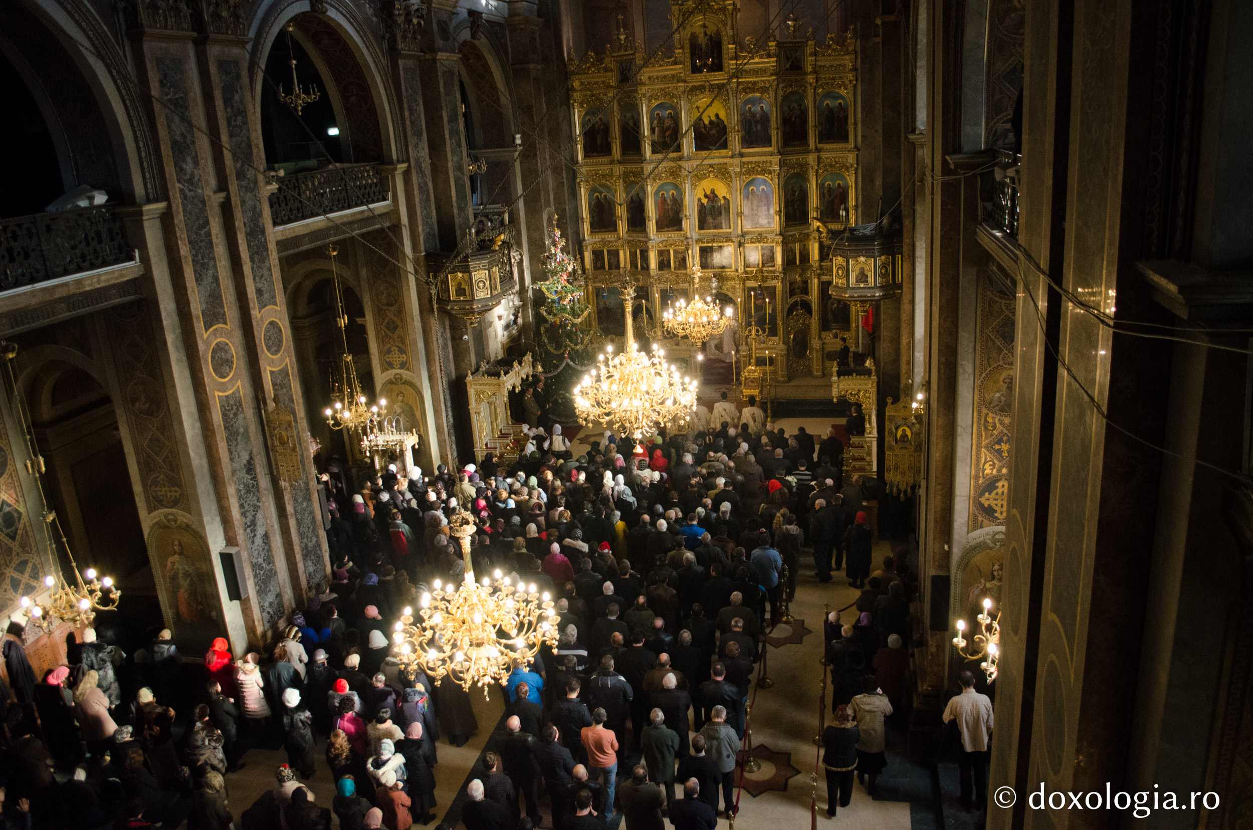 Foto: Constantin Comici Nașterea Domnului, sărbătorită la Iași prin Liturghie arhierească