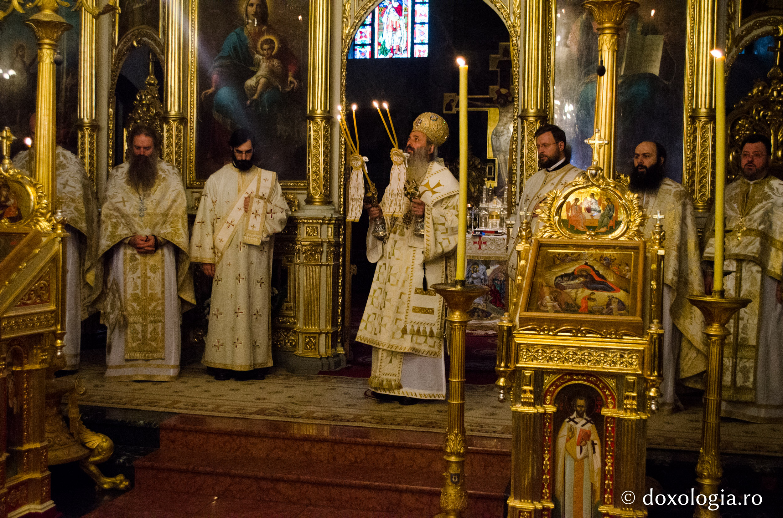 Foto: Constantin Comici Nașterea Domnului, sărbătorită la Iași prin Liturghie arhierească