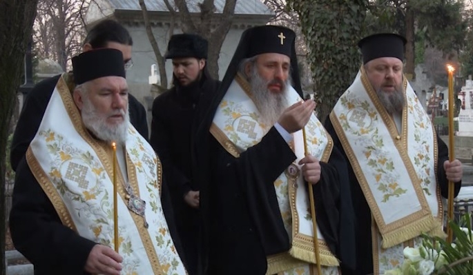 Mitropolitul Teofan, la mormântul Arhiepiscopului Partenie Clinceni