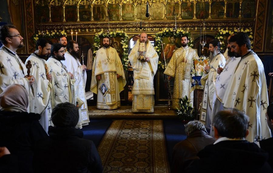 Sărbătorirea Sfinţilor Atanasie şi Chiril, la Mănăstirea Copou