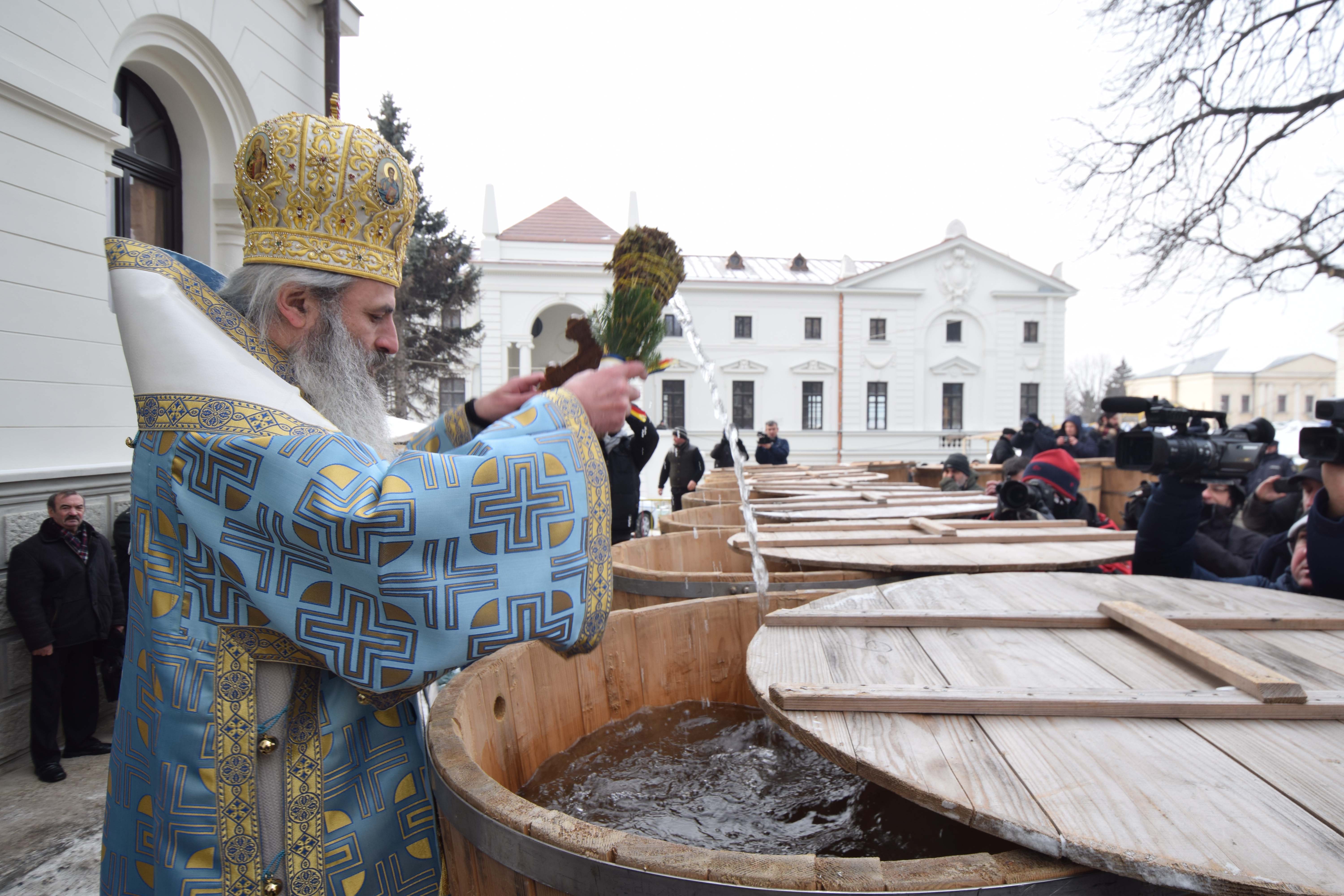 Apa cea Mare - o prelungire a Iordanului. IPS Teofan, cuvânt de învățătura în ziua prăznuirii Botezului Domnului