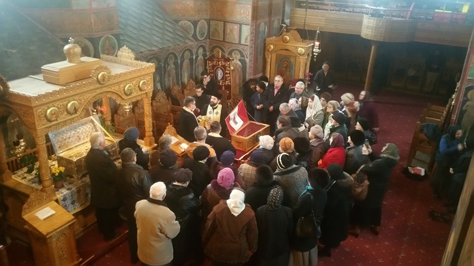Pelerinaj la Biserica „Sfinţii Trei Ierarhi“ din Bacău Pelerinaj la Biserica „Sfinţii Trei Ierarhi“ din Bacău