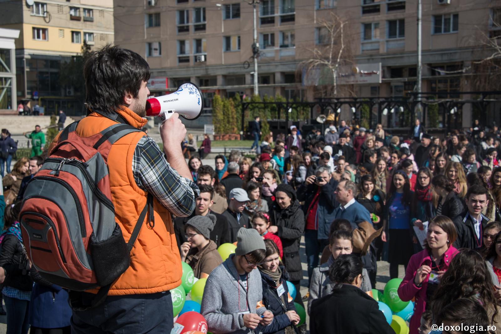 Datorie are fiecare să se sârguiască să adune pe cei risipiţi