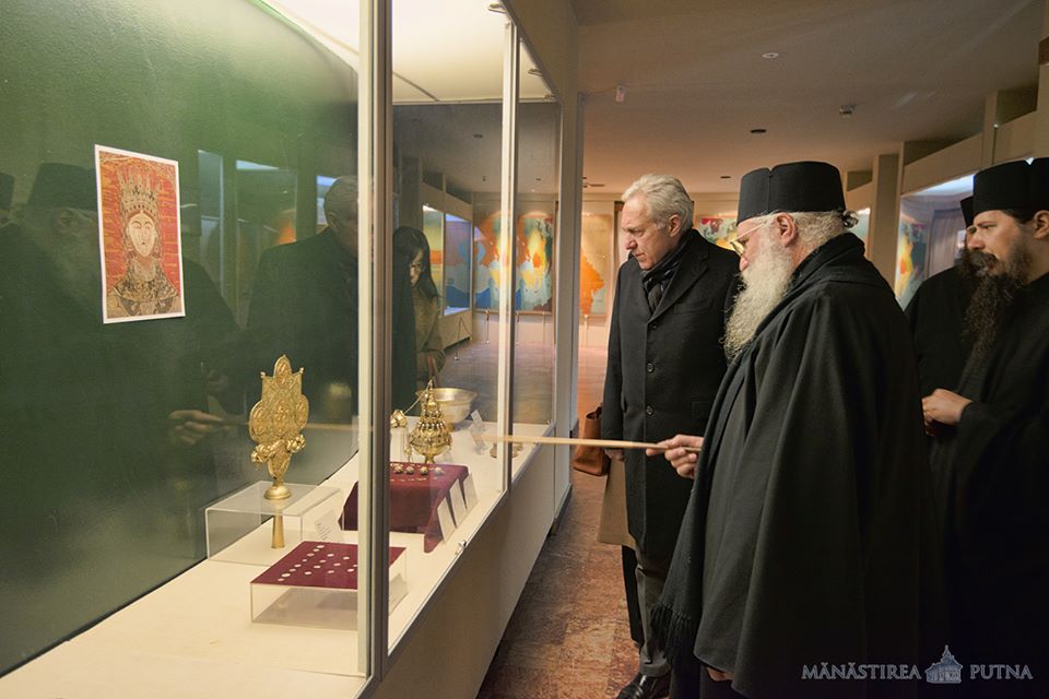 Ambasadorul Statelor Unite ale Americii la București, în vizită la Mănăstirea Putna