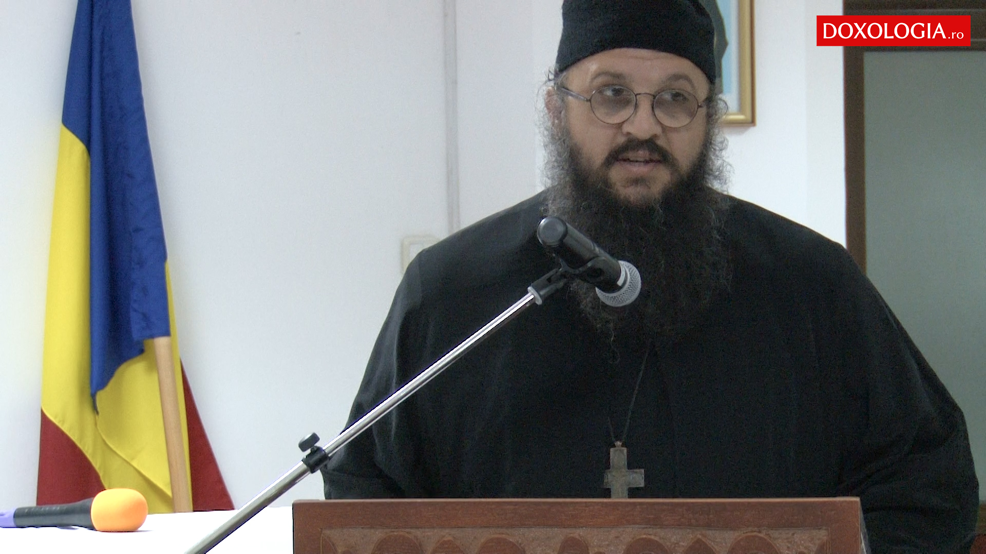 (Video) Arhimandritul Melchisedec Ungureanu – Părintele Dionisie – chipul smerit al nevoitorului contemporan