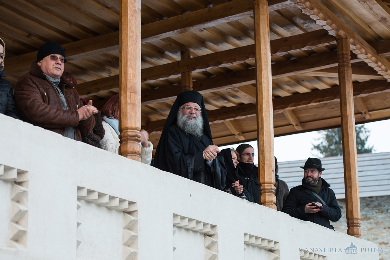 280 de ascoreni au petrecut Anul Nou la Mănăstirea Putna