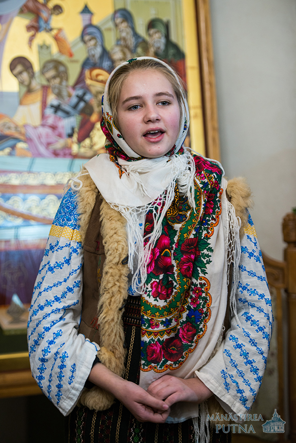 280 de ascoreni au petrecut Anul Nou la Mănăstirea Putna