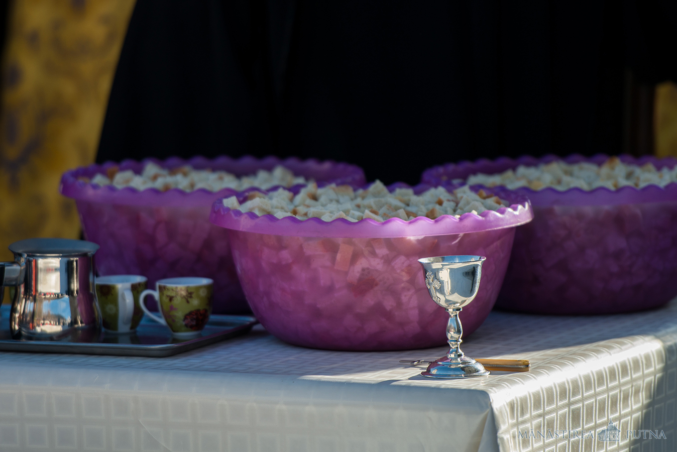 Slujba Bobotezei la Mănăstirea Putna Slujba Bobotezei la Mănăstirea Putna