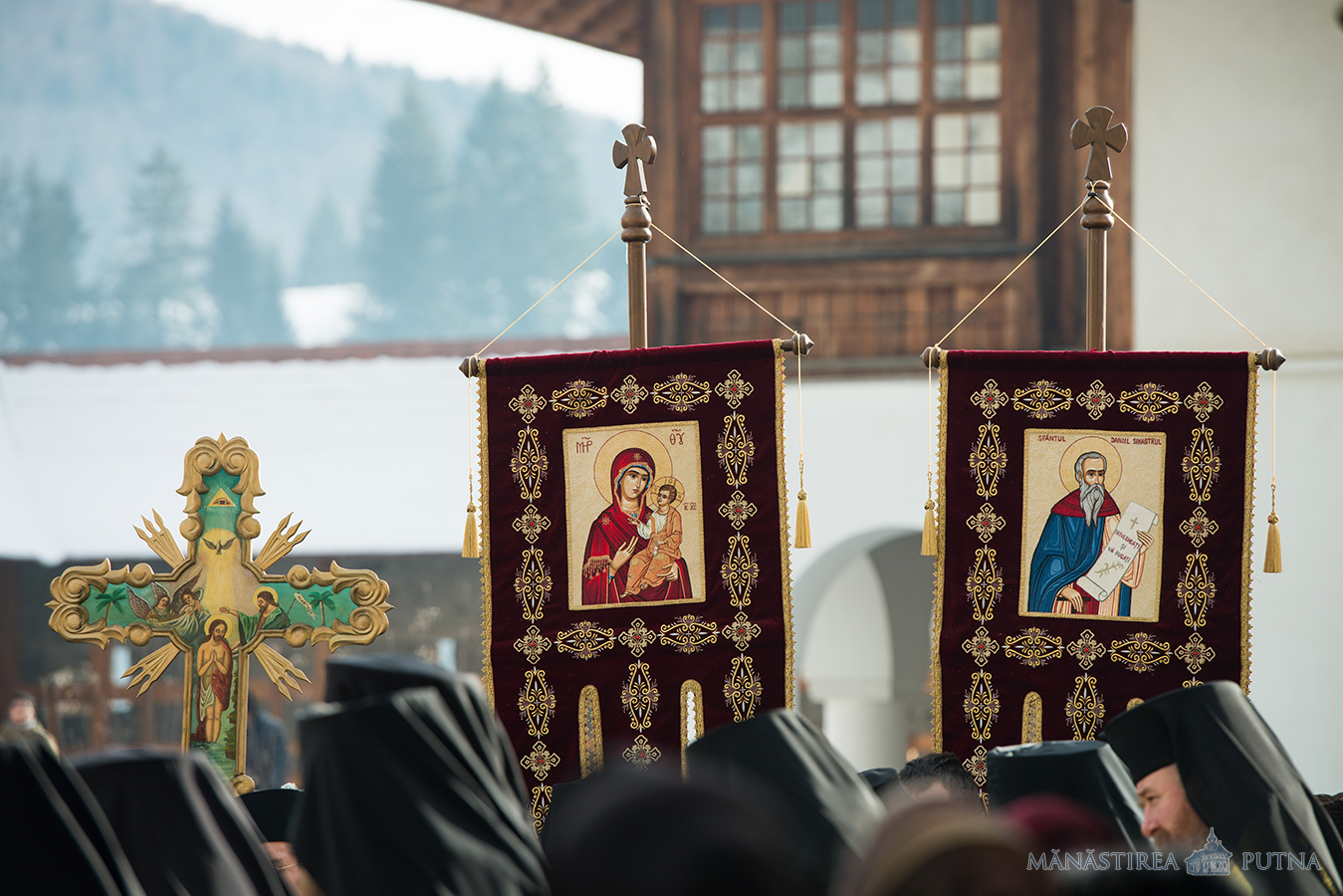 Slujba Bobotezei la Mănăstirea Putna Slujba Bobotezei la Mănăstirea Putna