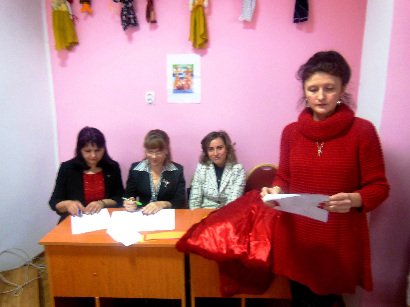 Expoziție și concurs literar-artistic la Roznov: „Prietenii lui Eminescu”