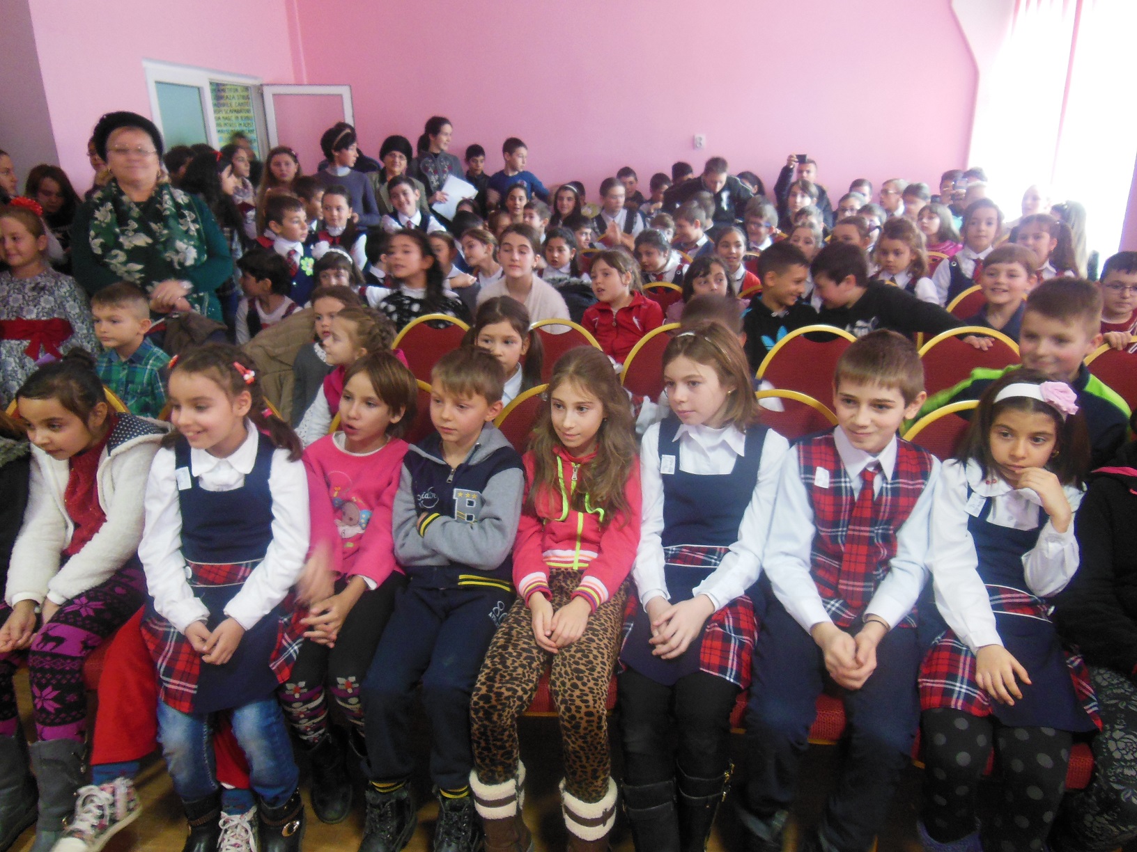 Expoziție și concurs literar-artistic la Roznov: „Prietenii lui Eminescu”