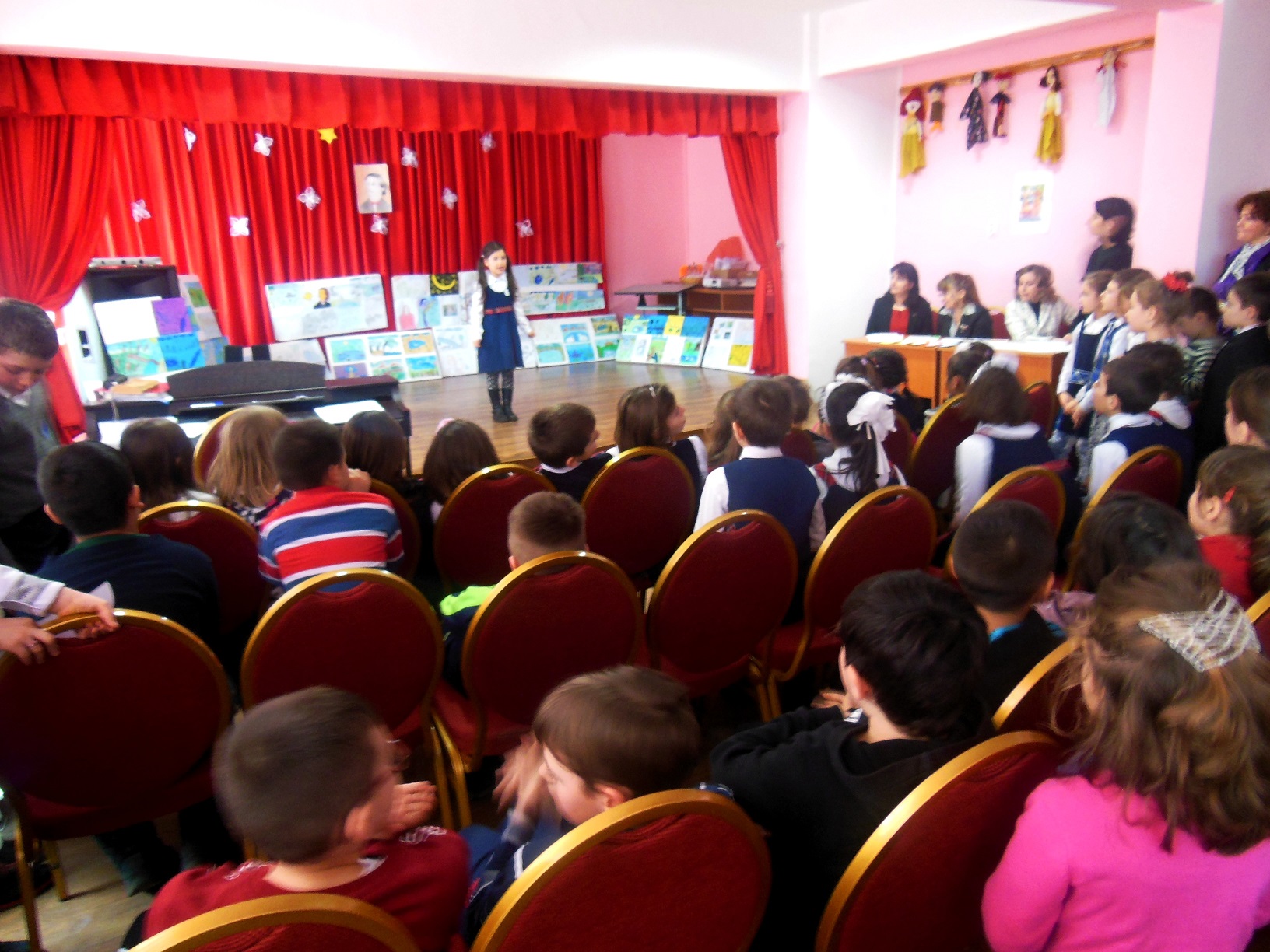 Expoziție și concurs literar-artistic la Roznov: „Prietenii lui Eminescu”