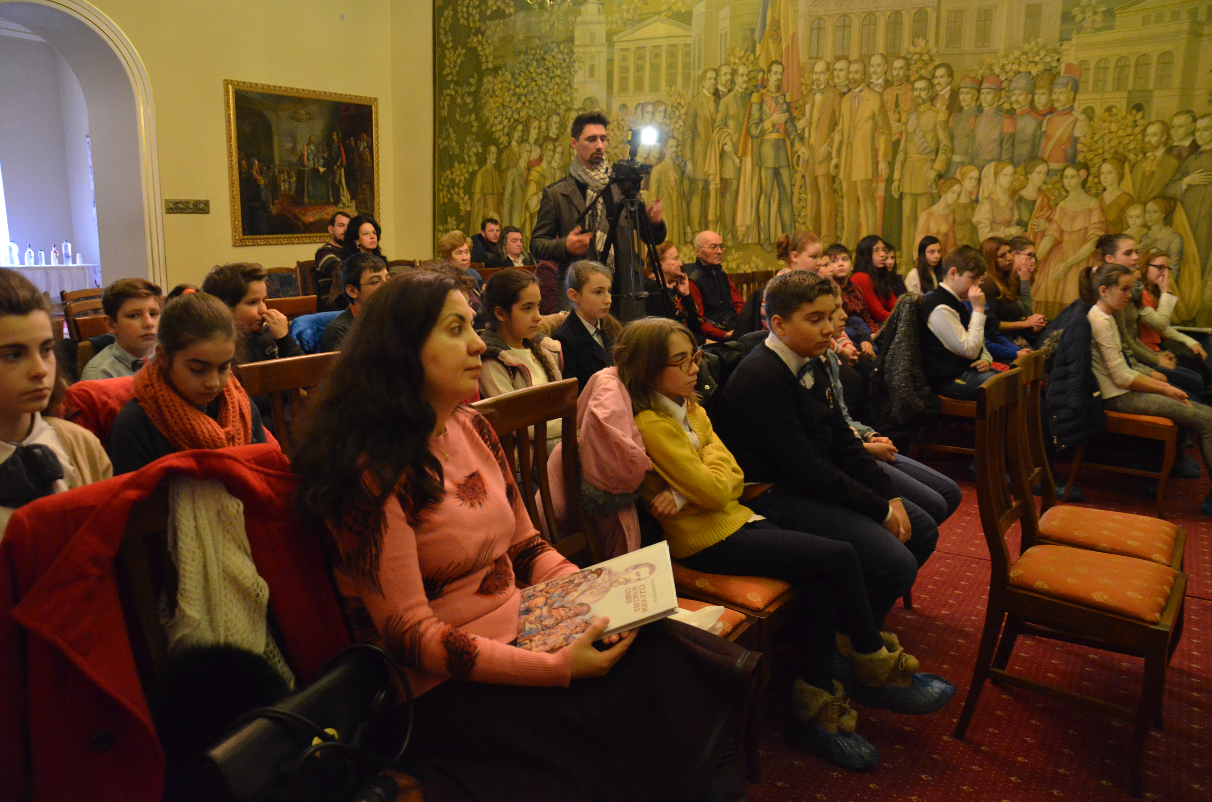 Foto: Ioana Stoian Eveniment deosebit la Muzeul Unirii din Iași: lansarea cărții pentru copii „Cuza Vodă și făcliile Unirii”