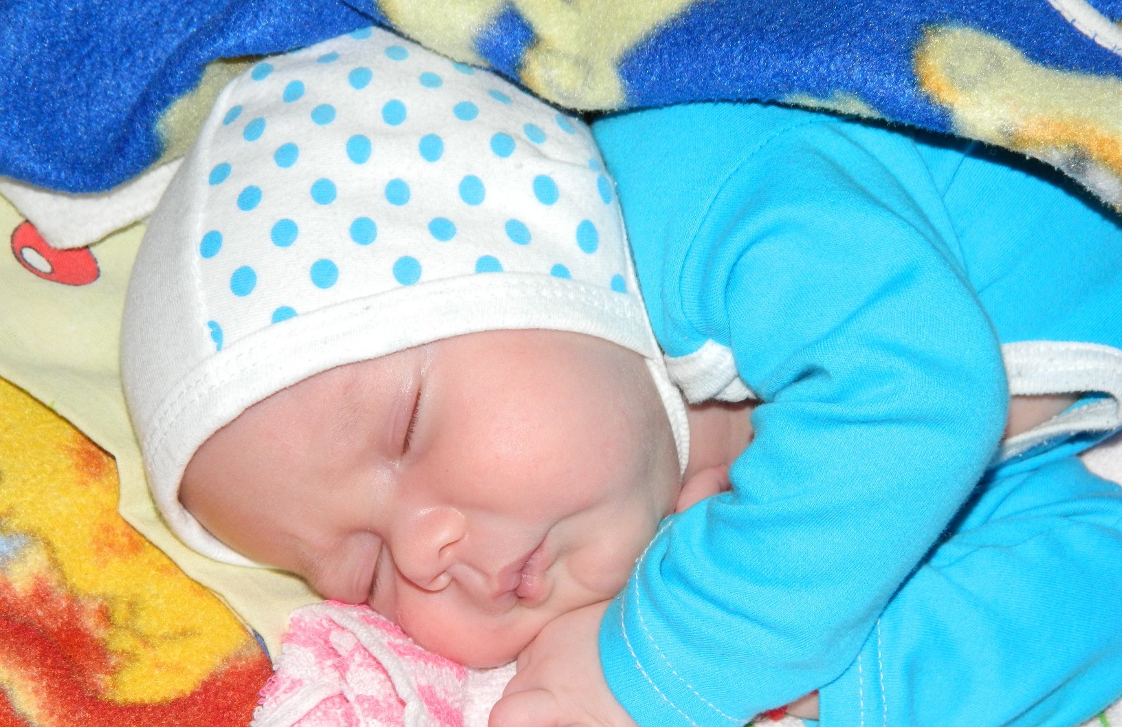 Milostenia, poartă a Raiului - trei copii au nevoie de noi