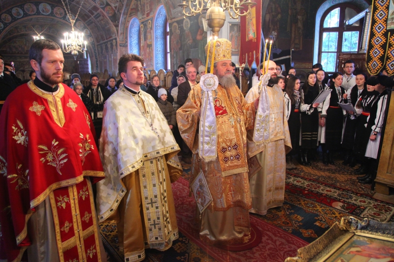 Liturghie arhierească la biserica „Sfânta Treime”, Protopopiatul Săliște