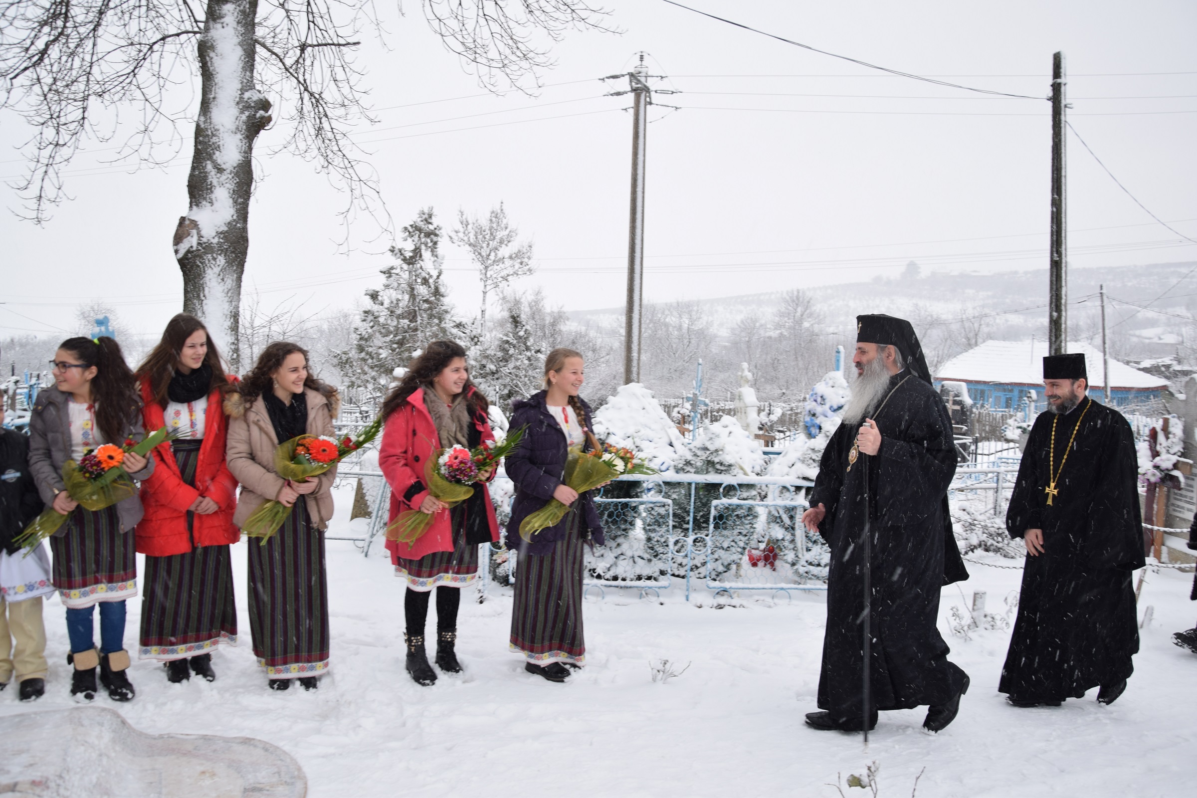 Prima Liturghie oficiată de un mitropolit în Parohia „Sf. Ierarh Nicolae” - Bâcu