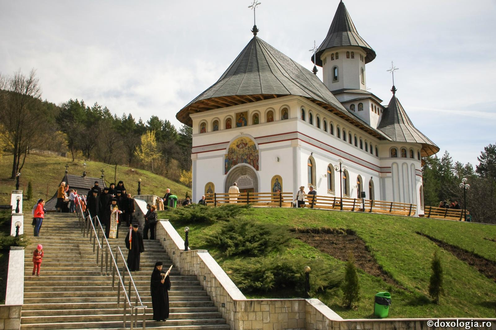 Grija lui Dumnezeu nu trece peste libertatea omului