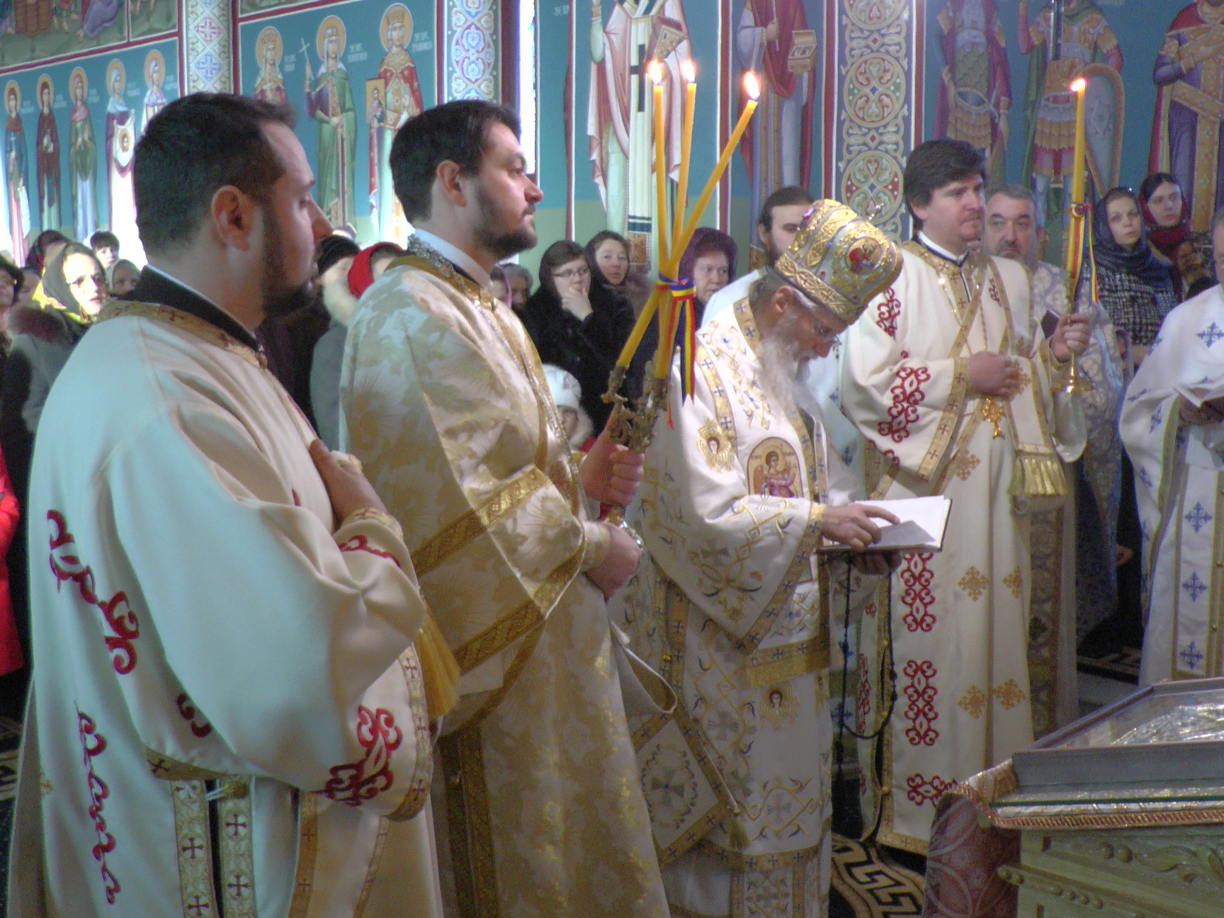 Liturghie arhierească la Mănăstirea Bogdana