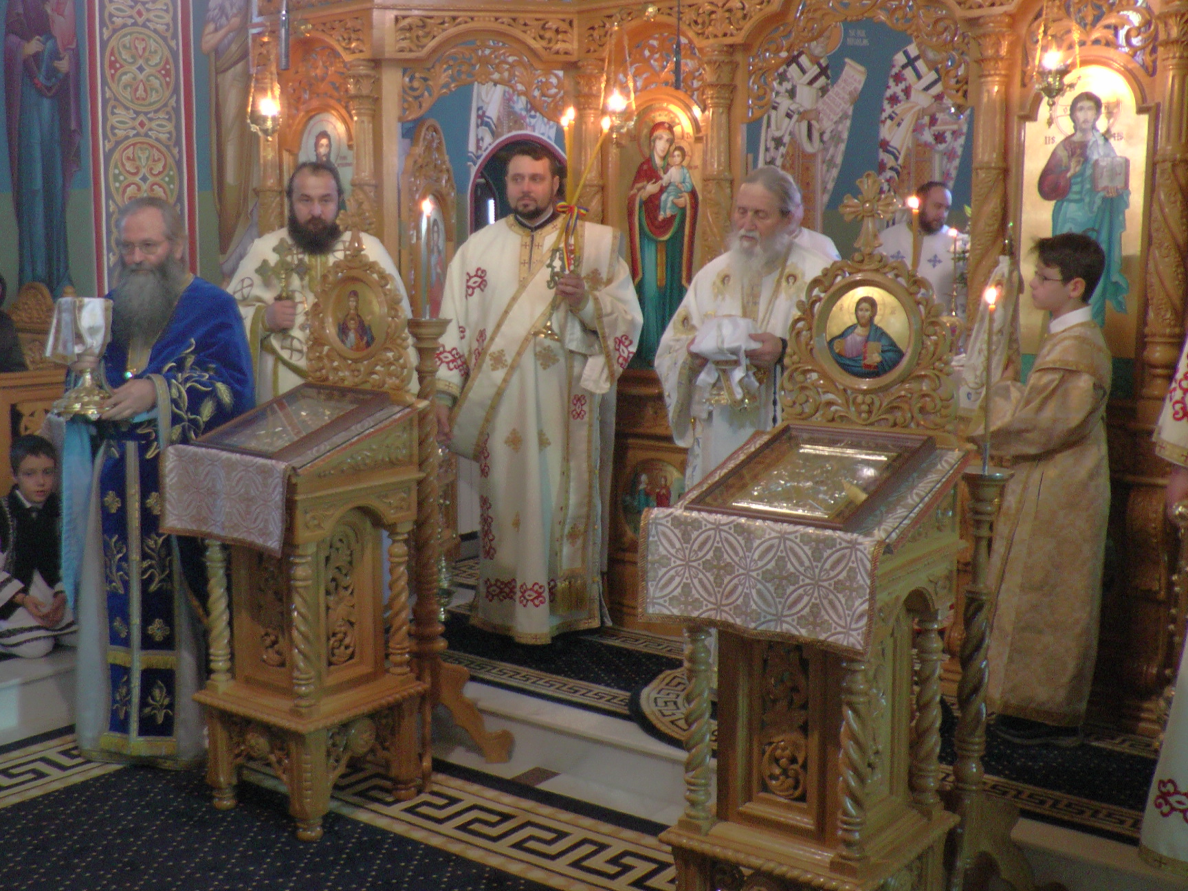 Liturghie arhierească la Mănăstirea Bogdana