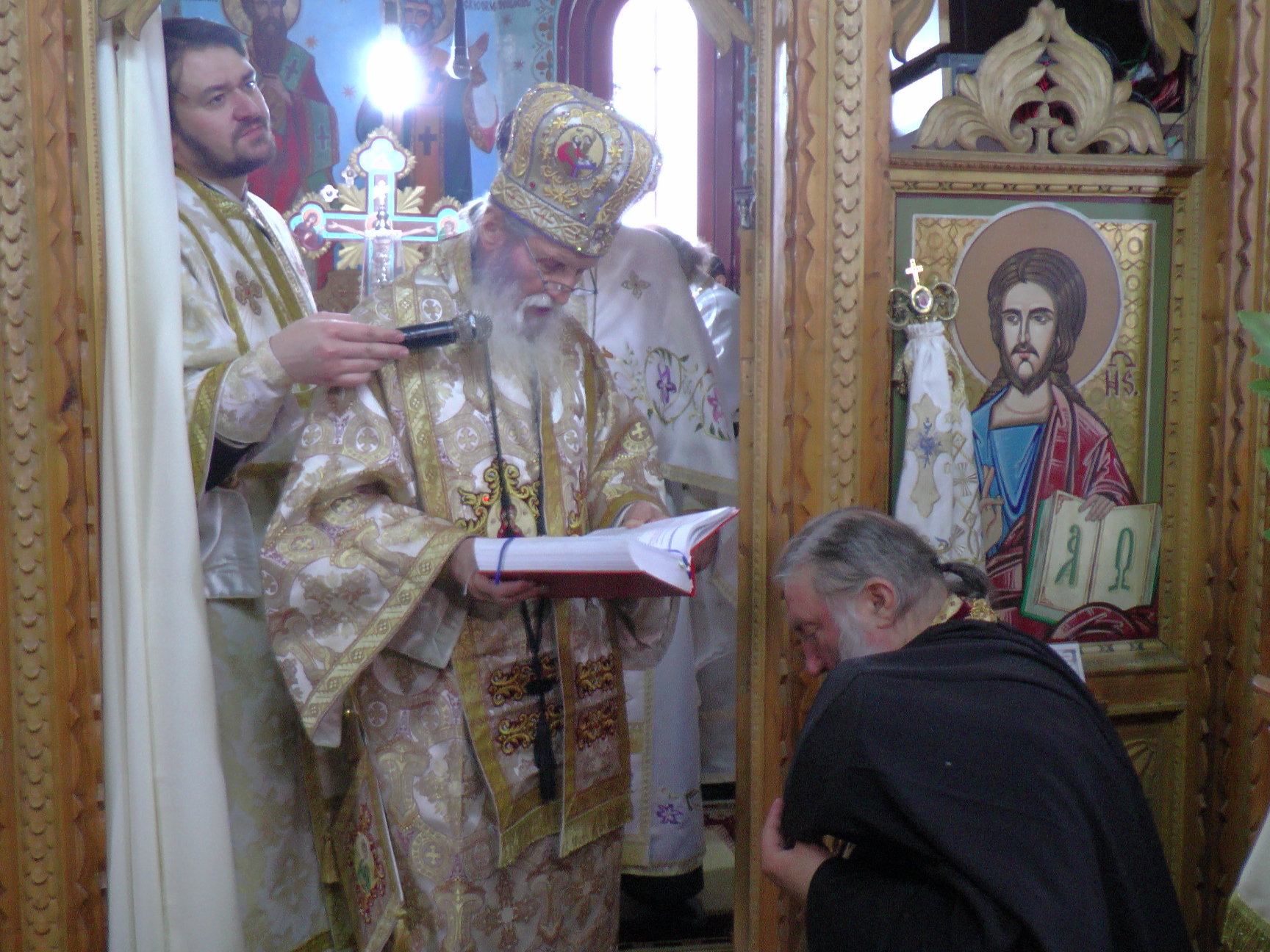 Liturghie arhierească la 1.700 m altitudine