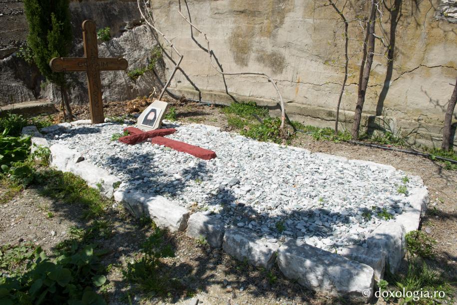 mormântul Părintelui Efrem Katunakiotul