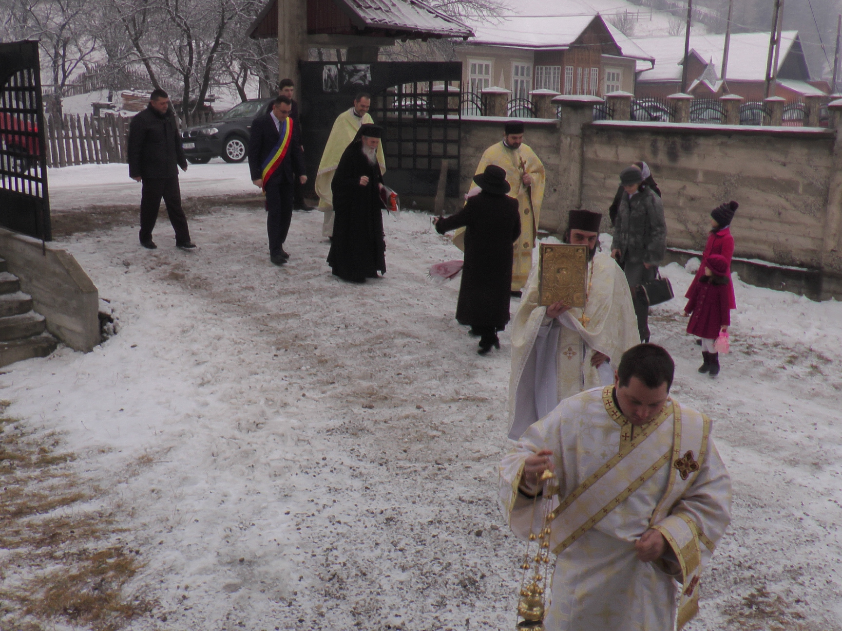 Slujire arhierească la hramul Parohiei Pojorâta 2 Slujire arhierească la hramul Parohiei Pojorâta 2