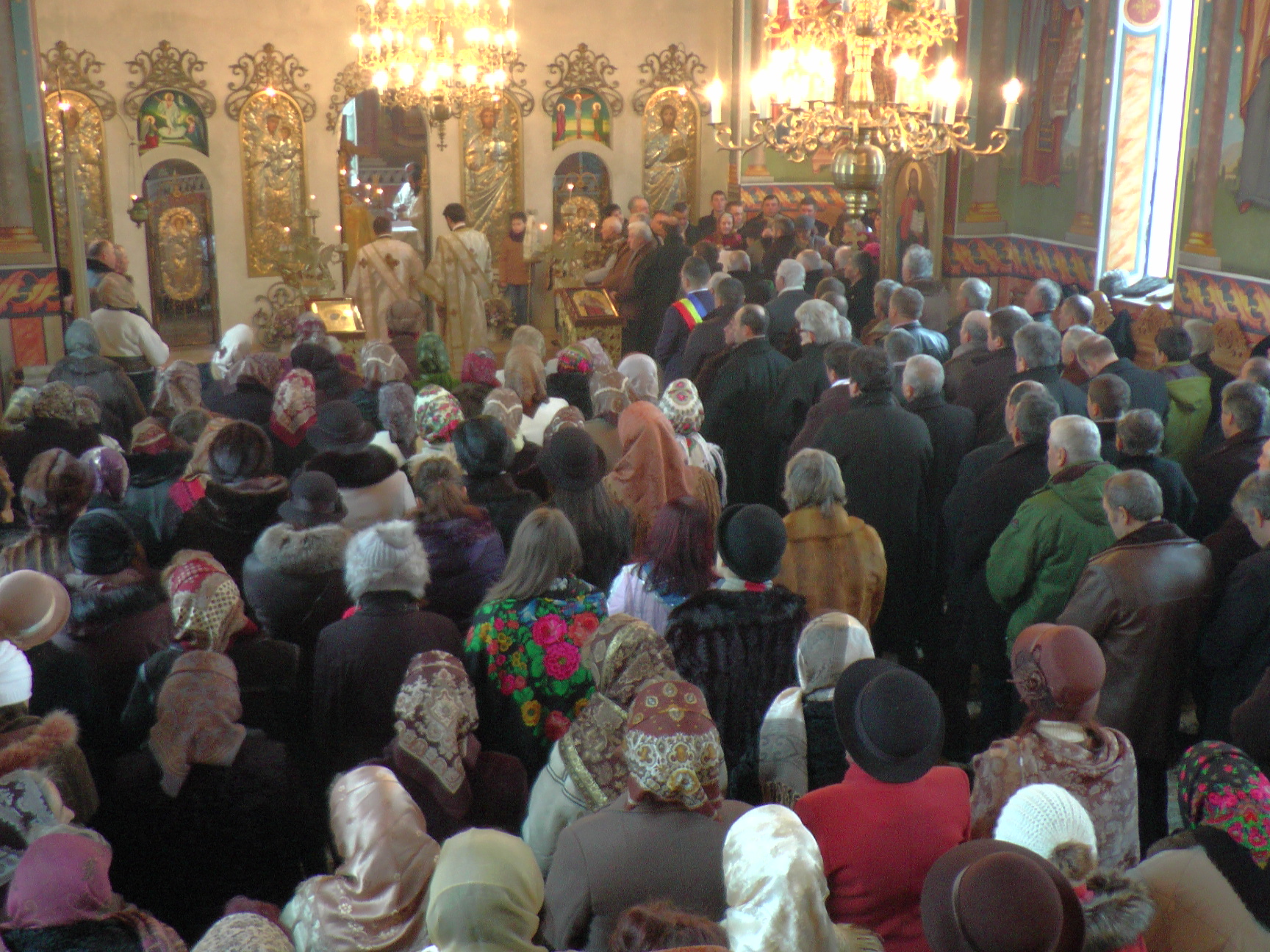 Slujire arhierească la hramul Parohiei Pojorâta 2 Slujire arhierească la hramul Parohiei Pojorâta 2