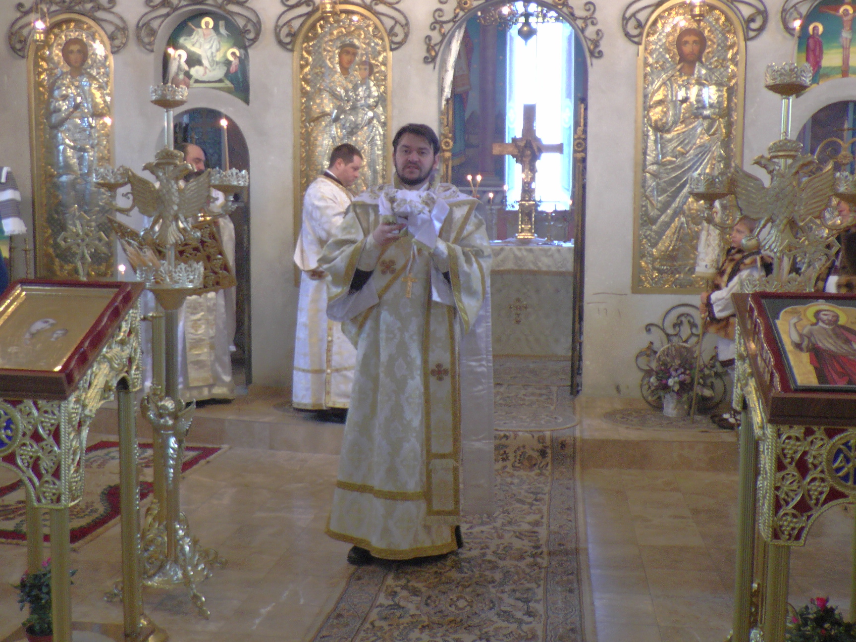Slujire arhierească la hramul Parohiei Pojorâta 2 Slujire arhierească la hramul Parohiei Pojorâta 2