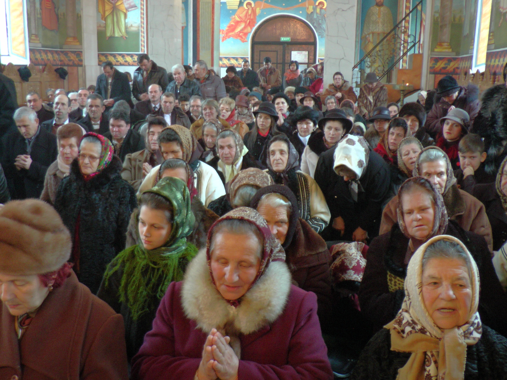 Slujire arhierească la hramul Parohiei Pojorâta 2 Slujire arhierească la hramul Parohiei Pojorâta 2