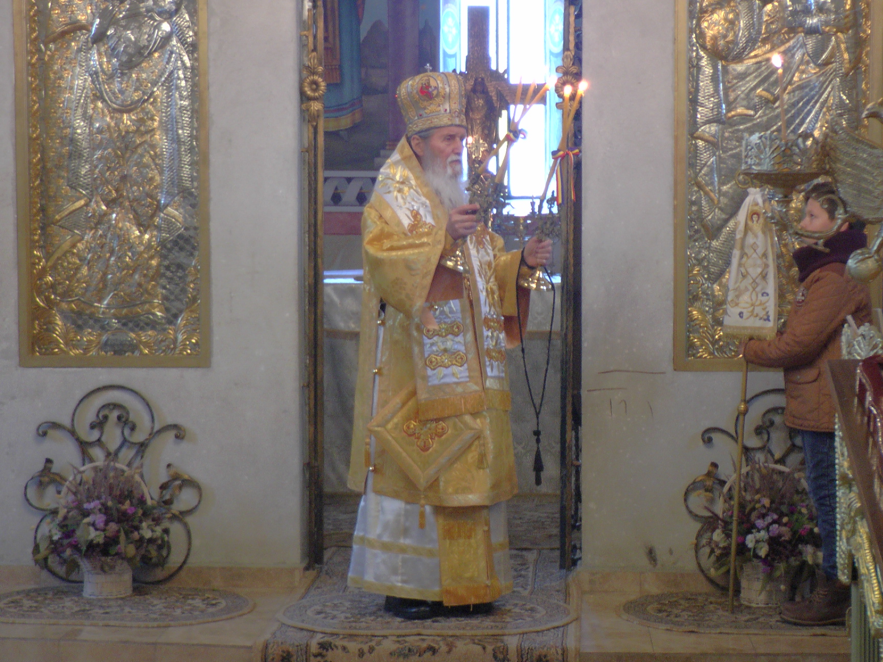 Slujire arhierească la hramul Parohiei Pojorâta 2 Slujire arhierească la hramul Parohiei Pojorâta 2