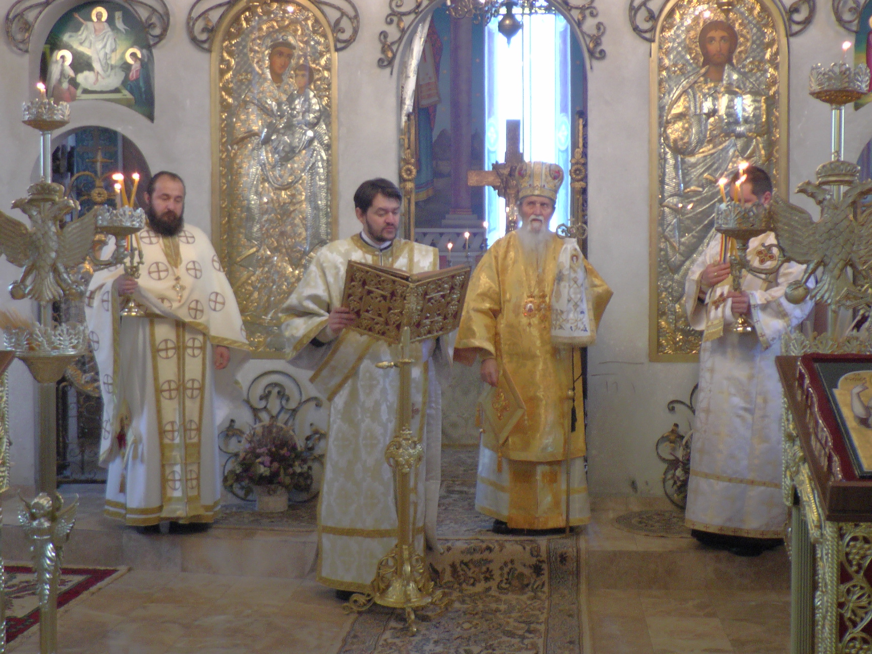 Slujire arhierească la hramul Parohiei Pojorâta 2