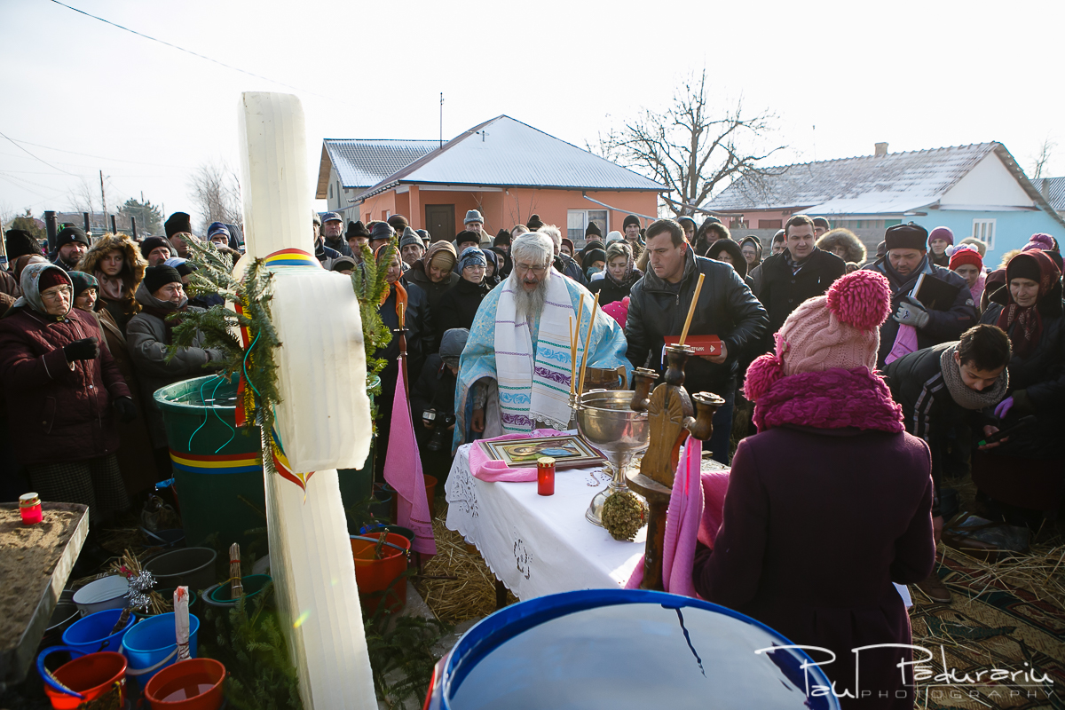 Procesiune de Bobotează pe Valea Jijiei
