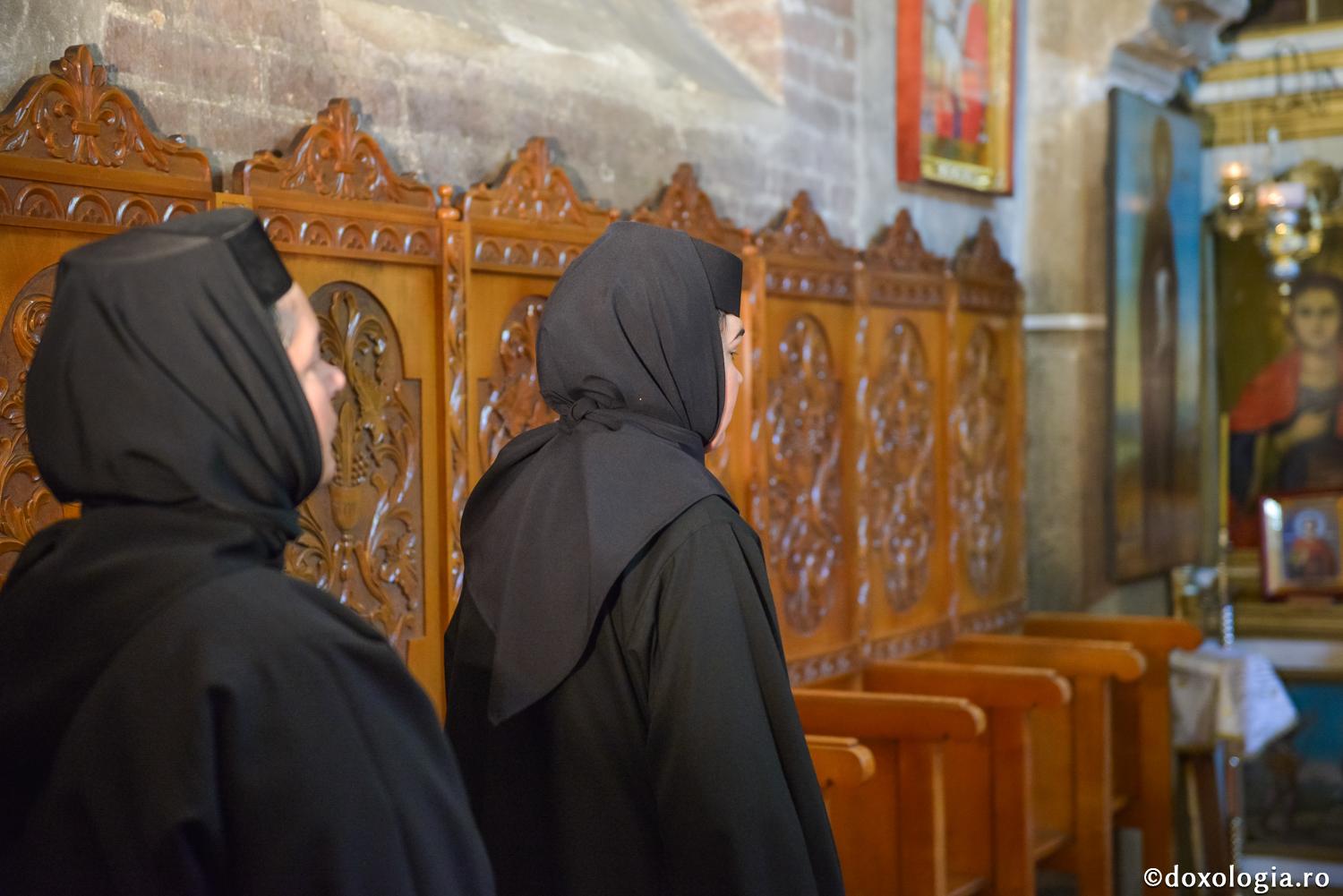 Fie­care va da seama pentru sineşi şi sarcina sa o va purta