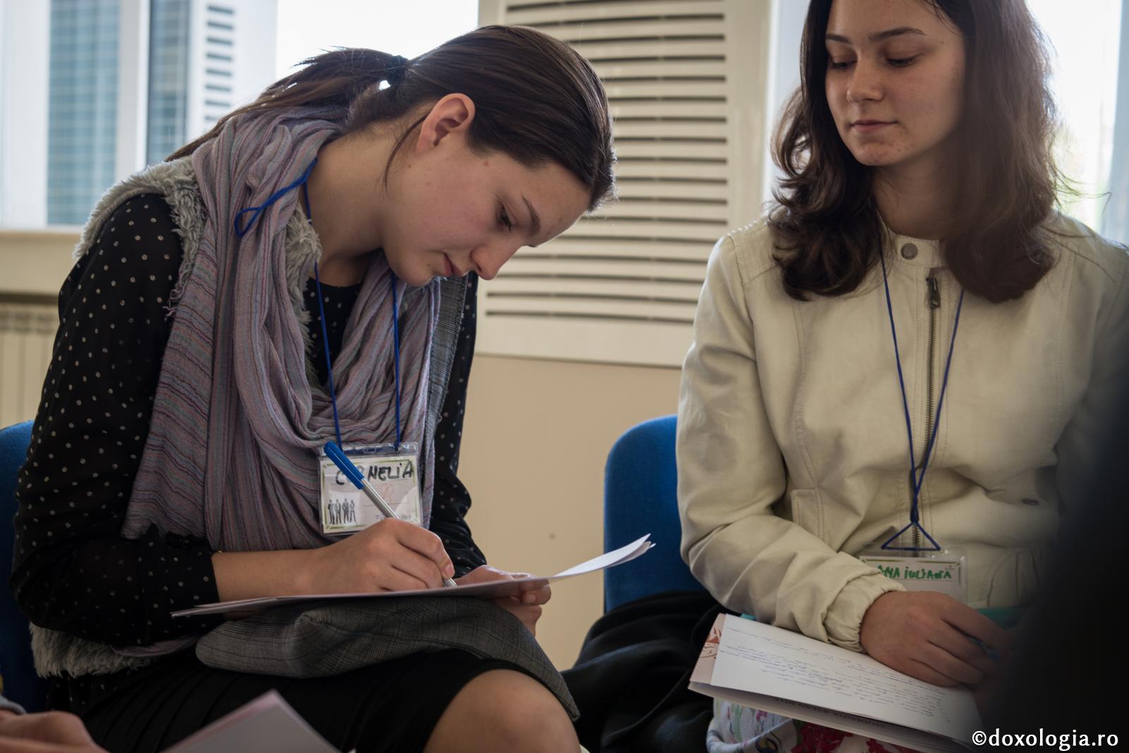 Acţionezi împotriva mea, ori pentru tine?