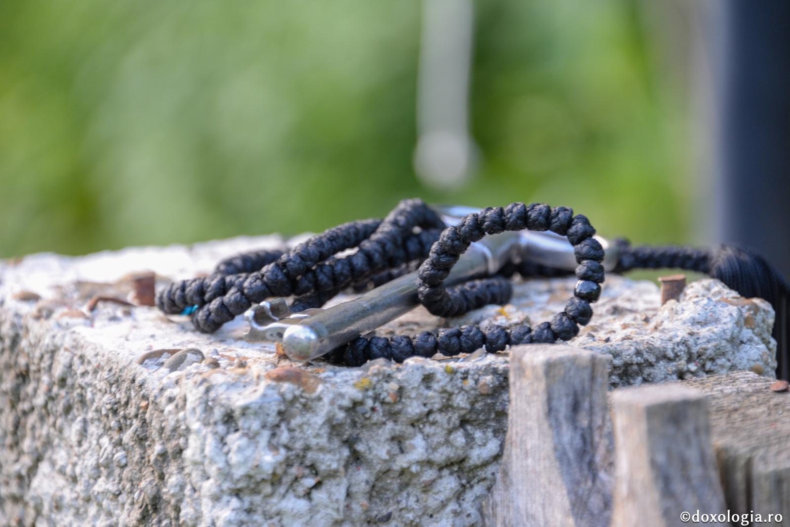 Doamne Iisuse Hristoase, Fiul lui Dumnezeu, mântuiește pre noi și lumea ta!